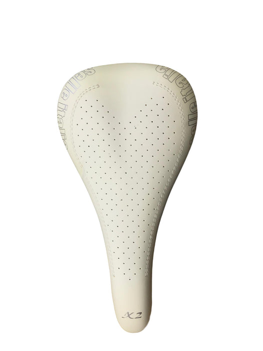 SELLE ITALIA X2 SADDLE WHITE (NEW BUT SLIGHTLY OFF COLOUR)