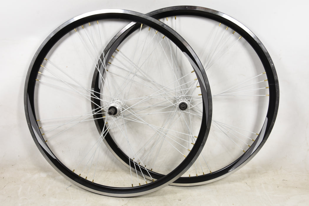 PAIR 700c 28” (622x19c) HYBRID WHEELS BLACK 8x4 RIM SPOKE 5,6,7 SPEED WHITE SPOKES