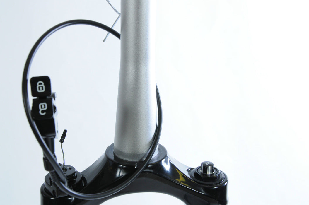 AIR FILLED RST F1 32 26” MTB SUSPENSION FORK 1 1-8” REMOTE LOCKOUT SALE £100 OFF - Bankrupt Bike Parts