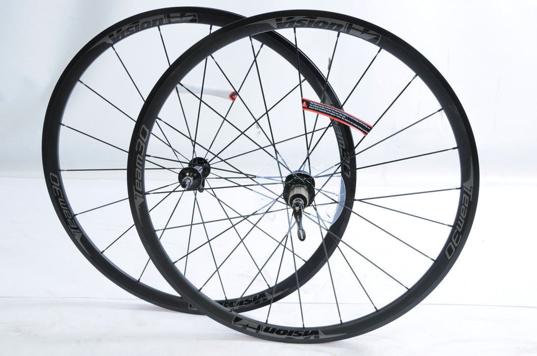 PAIR 700c WHEELS VISION TEAM 30 10 or 11 SPEED 622-19 AERO RIM & SPOKES 50% OFF