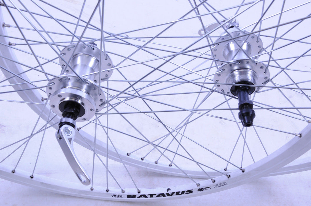 PAIR 700c DISC HUB WHEELS WHITE DEEP SECTION 9 x 4 SPOKING WHITE 5,6 or 7 SPEED