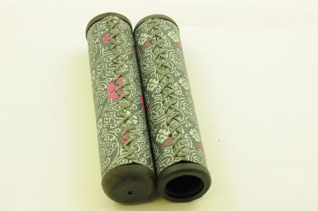 PAIR REAL LUXURY STITCH PATTERN TYPE 125mm HANDLEBAR GRIPS IDEAL LADIES BIKES