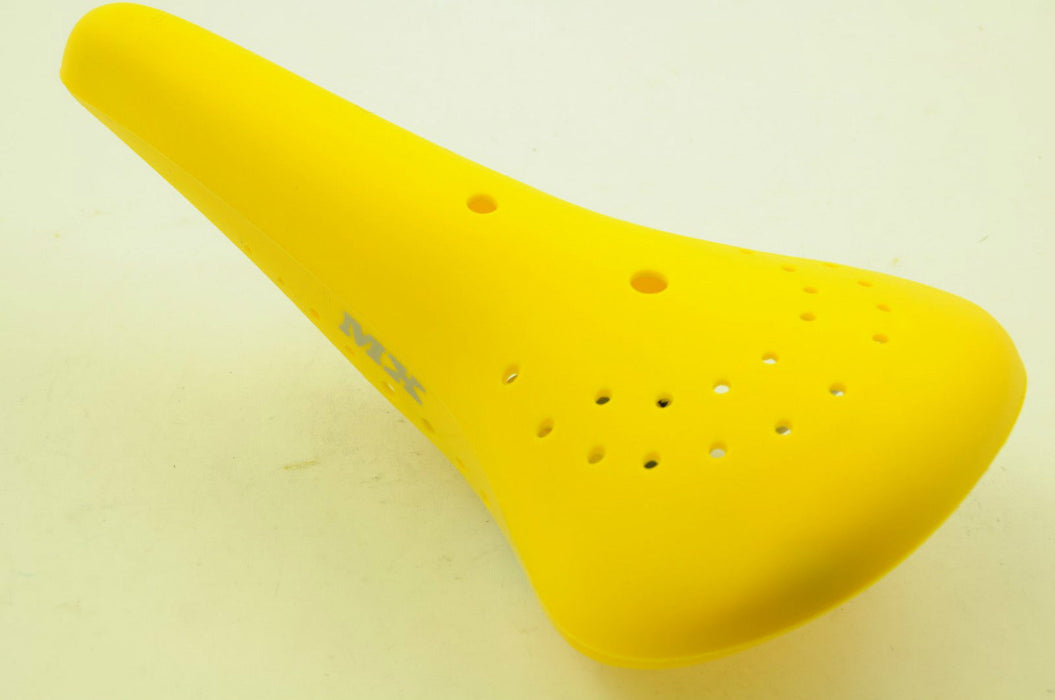 OLD SCHOOL BMX BURNER 80’s VISCOUNT TYPE MX SADDLE YELLOW SEAT JAN SALE PRICE NO