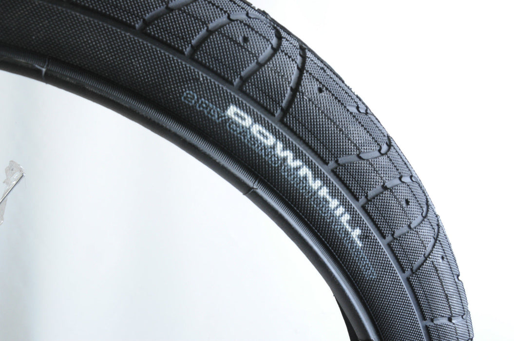 MAXXIS HOOKWORM 24x2.5 (507 RIM) SUPERIDE STREET CRUISER TYRE & INNER TUBE DEAL