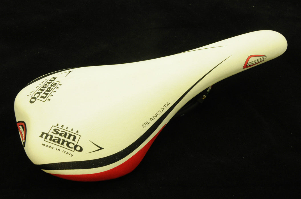 SELLE SAN MARCO CAYMANO BILANCIATA CARBON BASE Cr Moly RAILS LIGHT SADDLE WHITE