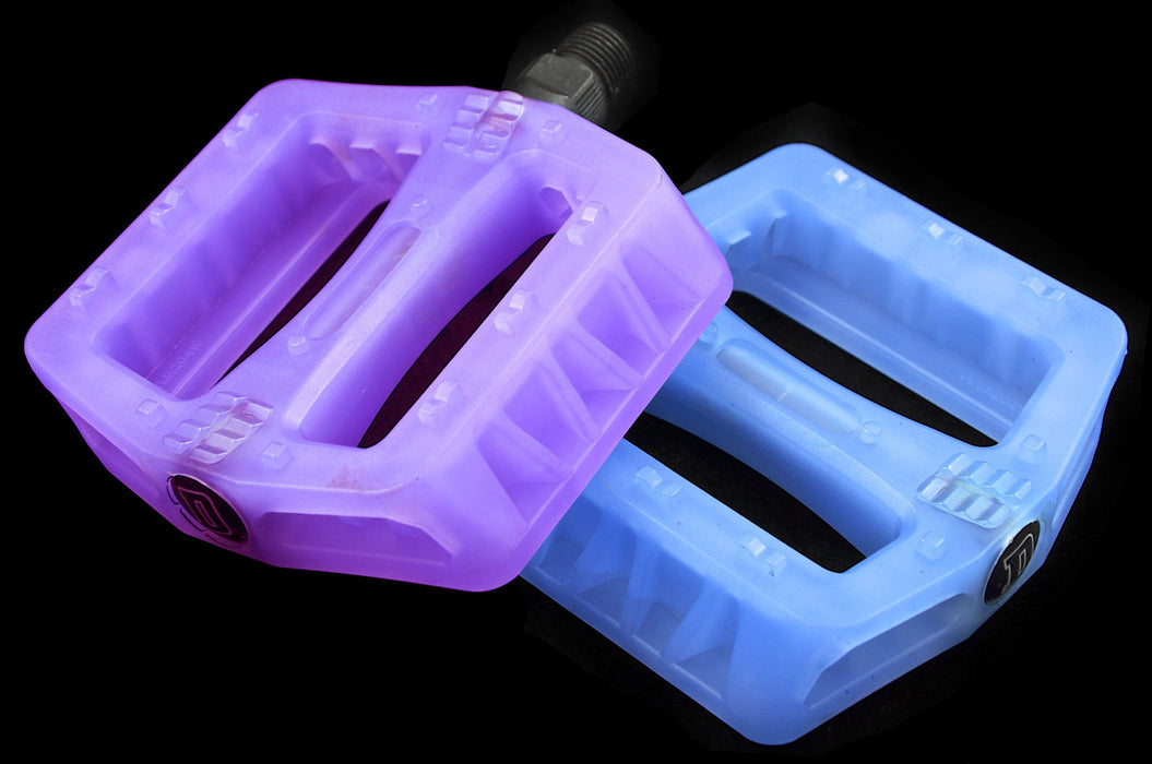 DIAMONDBACK 9-16" BIKE UV REACTIVE COLOUR CHANGE BLUE-PURPLE GRINDING PEDALS-50%