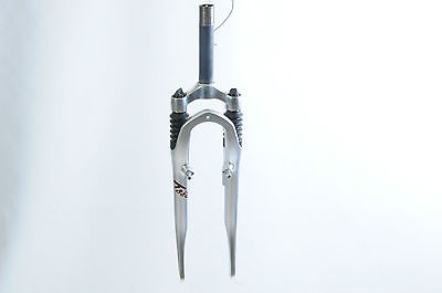 SUNTOUR T880 SUSPENSION FORK 26" BIKE 1 1-8" 28.6 THREADED STEERER148mm SILVER - Bankrupt Bike Parts