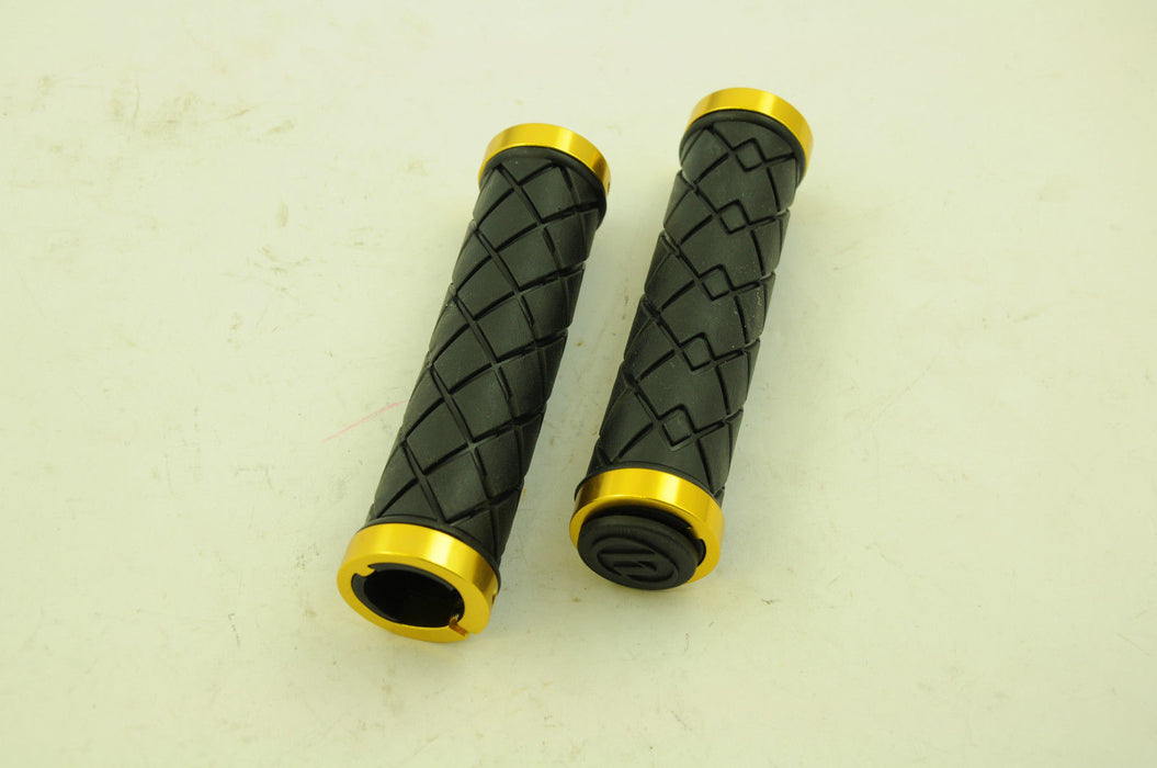 HERRMANS CUADRO DOUBLE LOCK-ON MTB BIKE HANDLEBAR GRIPS BLK-GOLD –50% OFF RRP