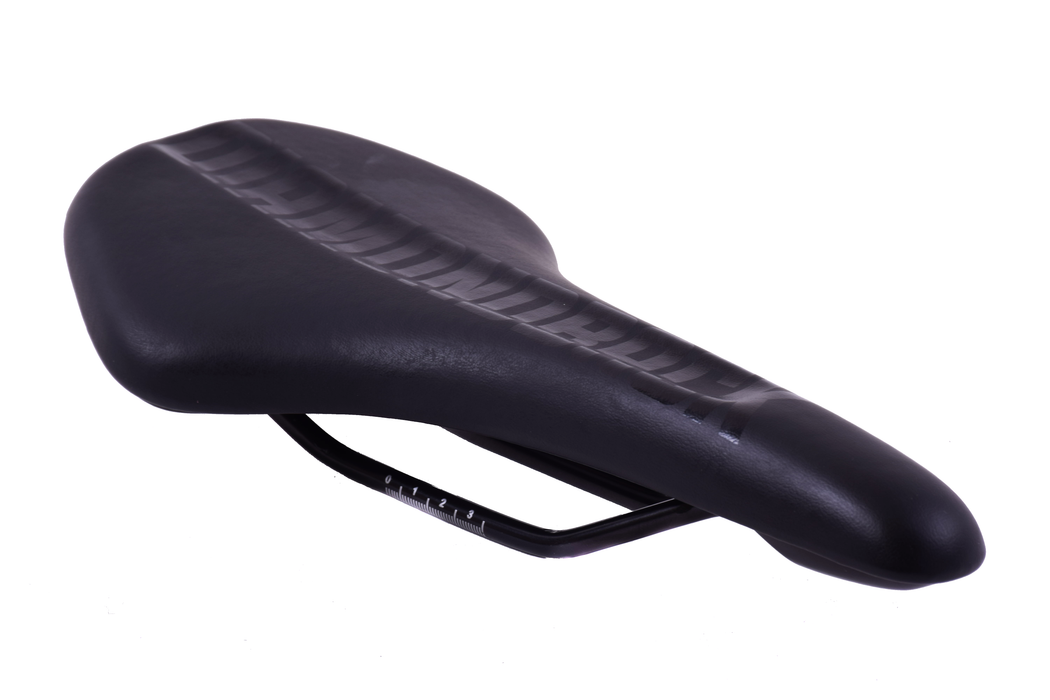 DIAMONDBACK MTB ROAD BIKE LIGHTWEIGHT NARROW SADDLE REAL QUALITY AT A GREAT PRICE