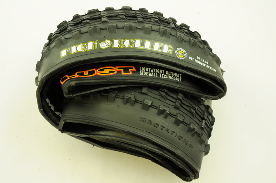 A MAXXIS HIGH ROLLER UST TUBLESS FOLDING  MTB TYRE 26x2.10 SALE £15 OFF