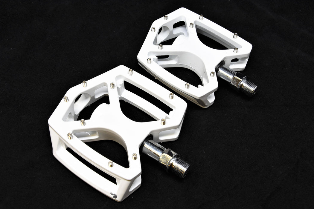 Pair 9-16" White Alloy Platform Down Hill MTB Or BMX Pedals Replaceable Steel Pins