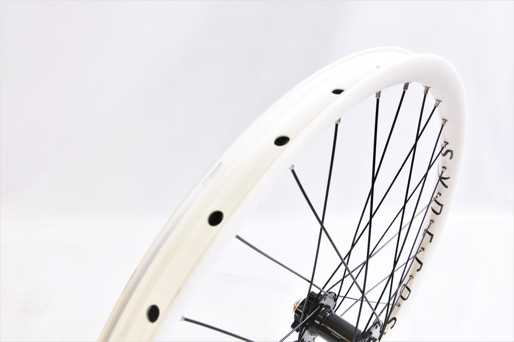 WHITE 26” SYNCROS DS32 RIM (559 x 25) NOVATEC SEALED CASSETTE DISC HUB MTB WHEELS