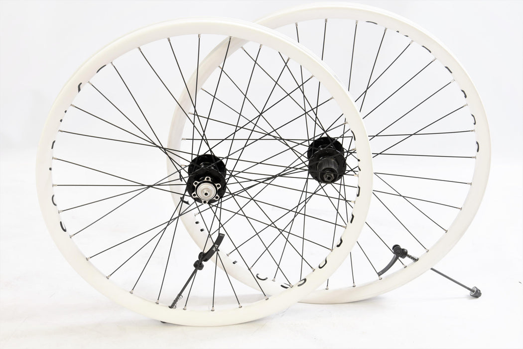 WHITE 26” SYNCROS DS32 RIM (559 x 25) NOVATEC SEALED CASSETTE DISC HUB MTB WHEELS