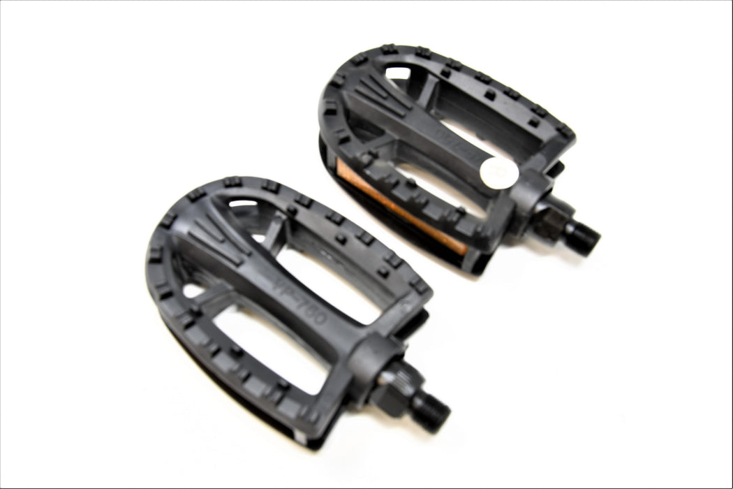 PAIR VP-760 1-2” BLACK JUNIOR BMX PEDALS FOR ONE PIECE CRANK CURVED END,REFLECTORS